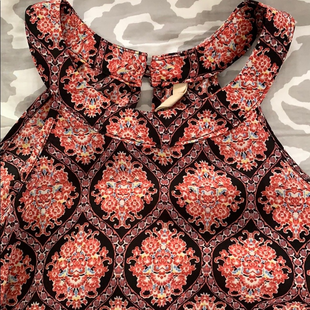 Patterned Blouse - Picture 2 of 4